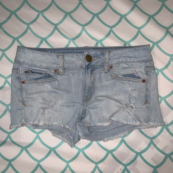 Light Wash Ripped Shorts - Picture 2 of 3